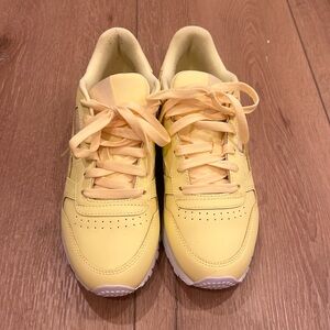 Women’s Reebok sneakers